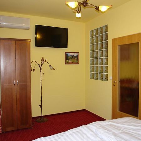 Holdlux Apartmanok Шарвар Экстерьер фото