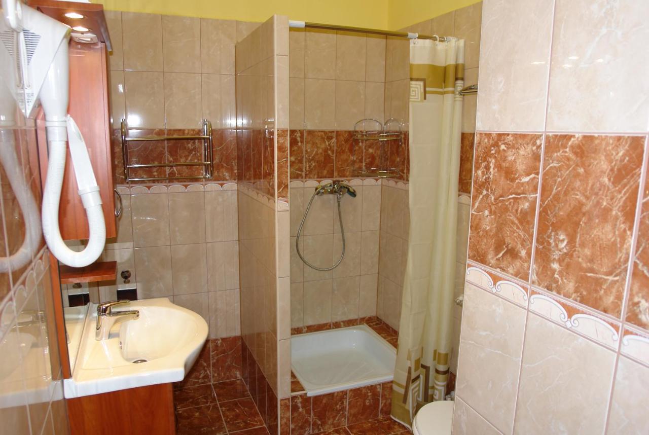 Holdlux Apartmanok Шарвар Экстерьер фото