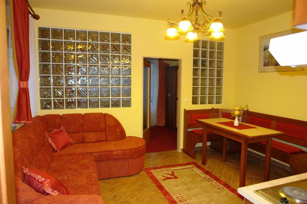 Holdlux Apartmanok Шарвар Экстерьер фото