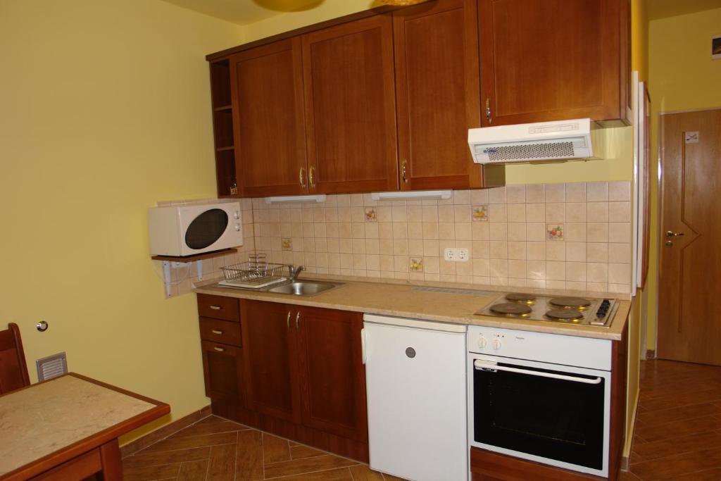 Holdlux Apartmanok Шарвар Номер фото